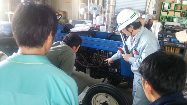写真④ トラクタメンテナンス.jpg